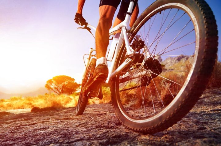 ciclista en ascenso