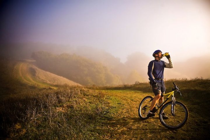 hidratarse correctamente en ciclismo