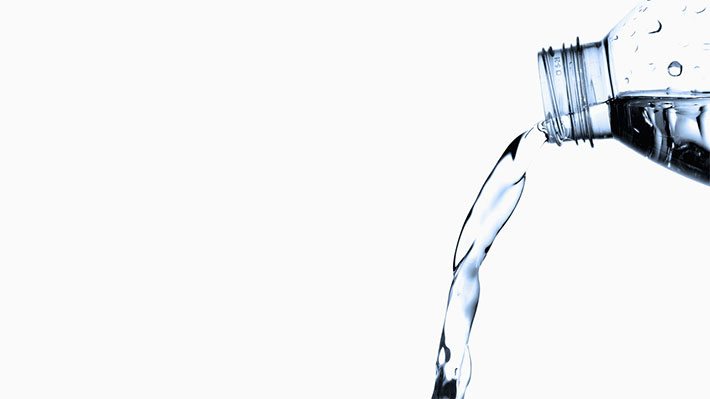 Cuánta agua debo beber al día