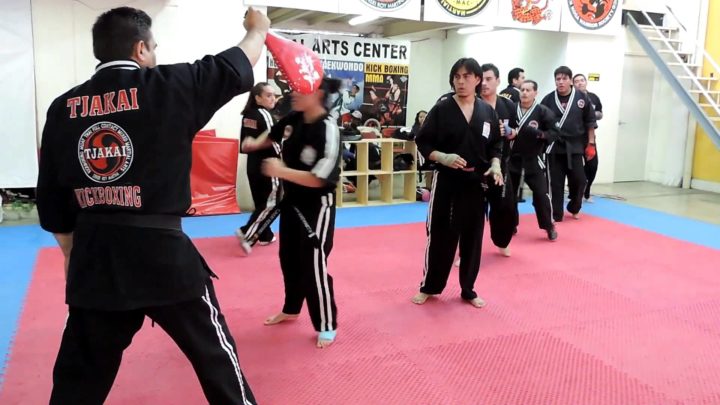 Cómo prepararse para una clase de Kickboxing