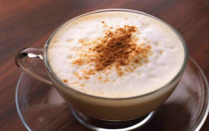 beneficios de poner canela en el café
