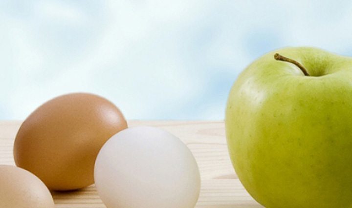 snacks de huevo y manzana