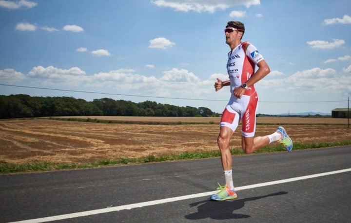 ¿cuántos carbohidratos debe ingerir un triatleta?