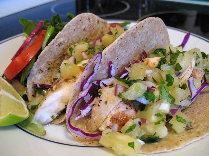 Tacos de pescado a la plancha