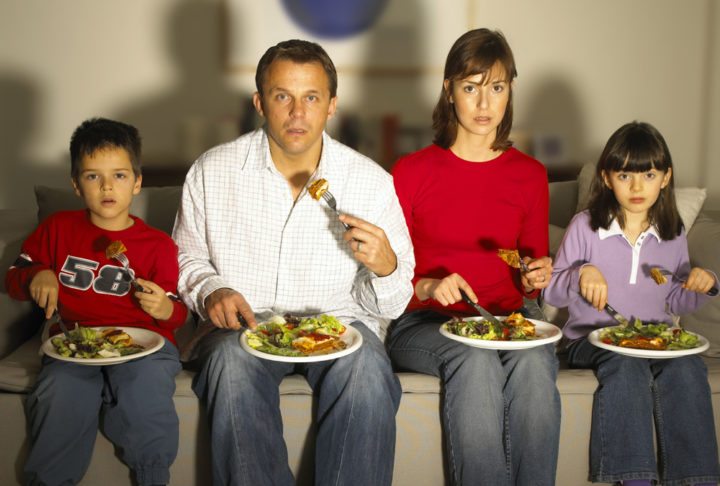 Maneras de evitar comer automáticamente