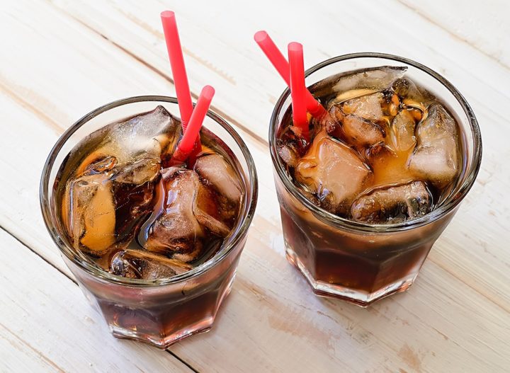 Riesgos de tomar refrescos light