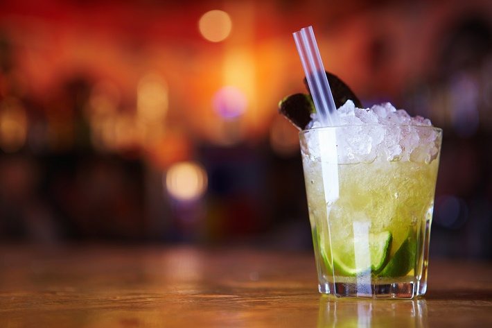 ¿Es adecuado beber alcohol antes de entrenar?