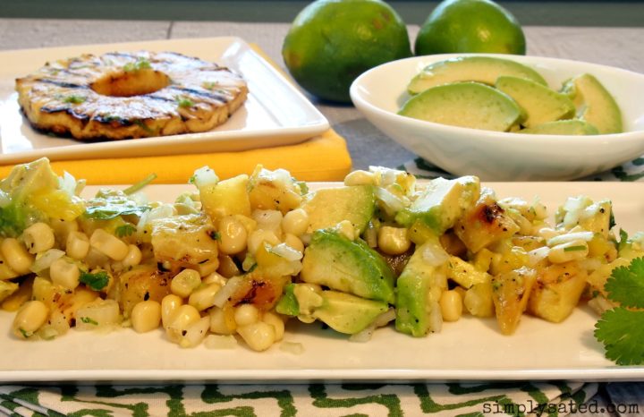 Cómo preparar ensalada de piña a la parrilla