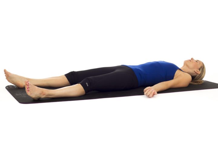 Postura Savasana para descansar relajado