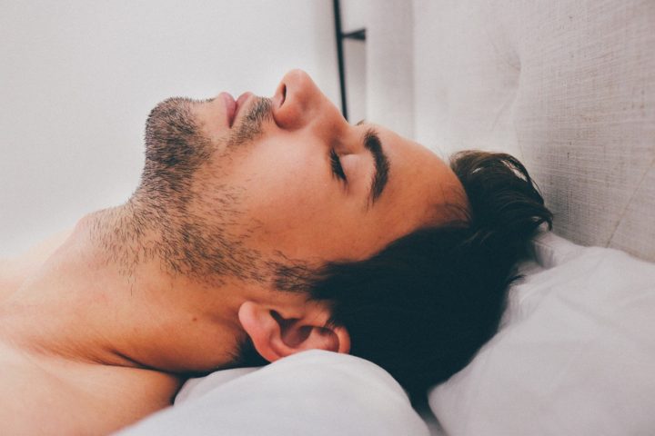 Consecuencias de dormir poco a los 20 años 