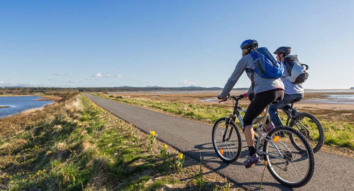 Ejercitarse con un largo paseo en bicicleta