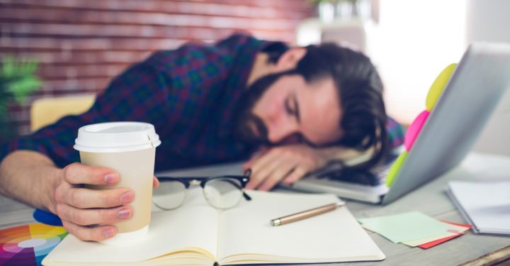 Los alimentos que te pueden hacer sentir más cansado