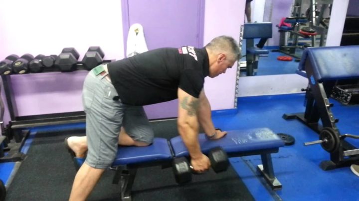 Los mejores ejercicios para hacer con una mancuerna