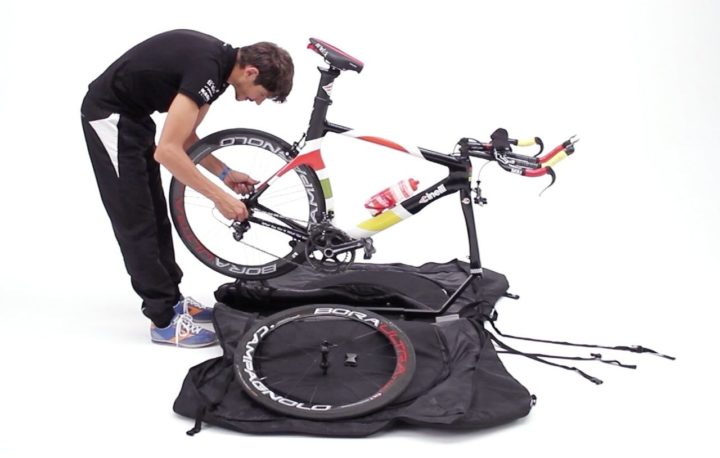 Ajustes de la bicicleta en una prueba de triatlón