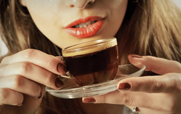 ¿Beber café antes de dormir es malo?