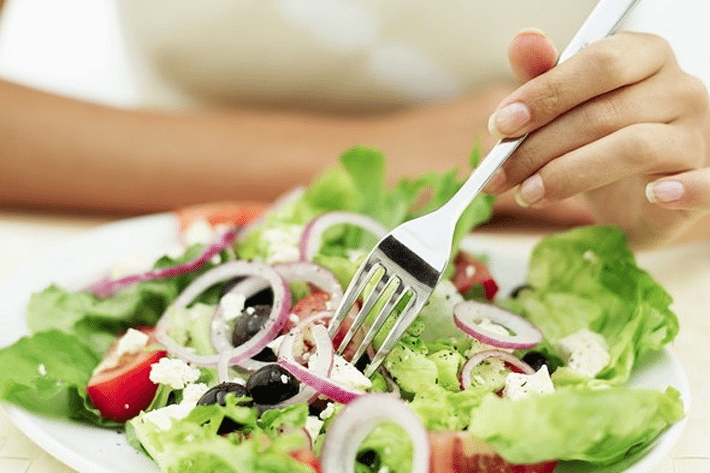 Comer saludablemente durante tu hora del almuerzo