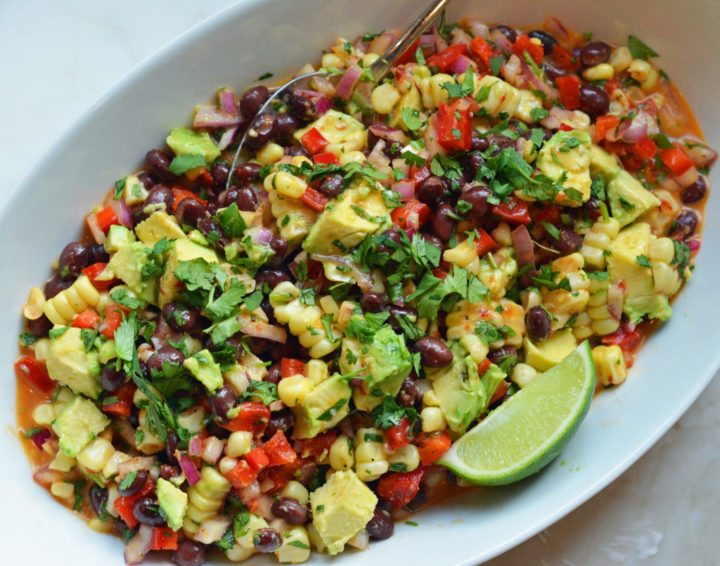 Receta de ensalada de aguacate y frijoles negros