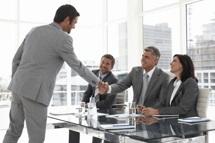 ¿Levantarse temprano trae beneficios?