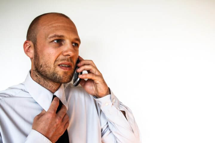 Buscar contactos vía web para conseguir trabajo