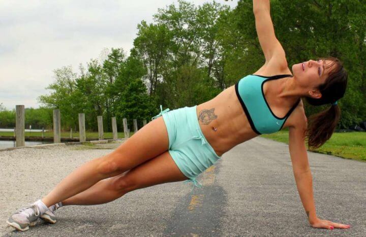 Entrenamiento para mujeres para definir el core