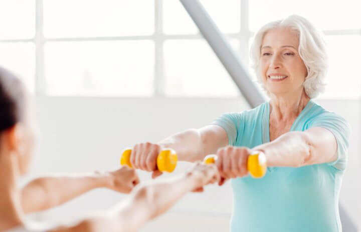 ¿Por qué se produce la sarcopenia?