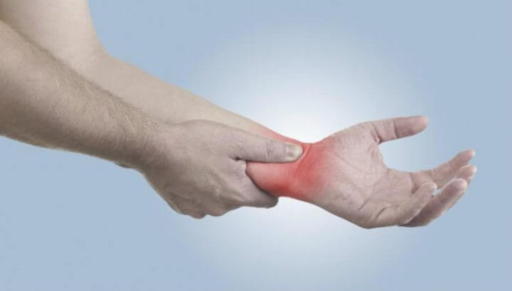¿Cuáles son las causas de la sarcopenia?