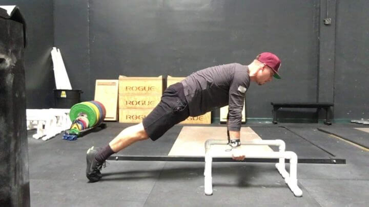 Flexiones en barras Parallette