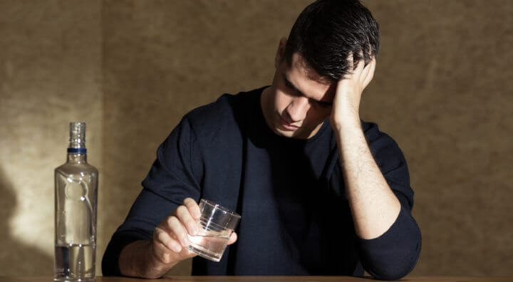 señales que te pueden indicar problemas con el alcohol