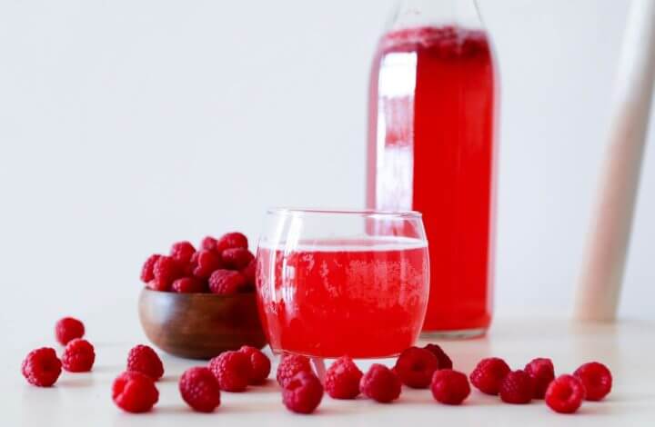 Infusión de Kmobucha con frambuesas
