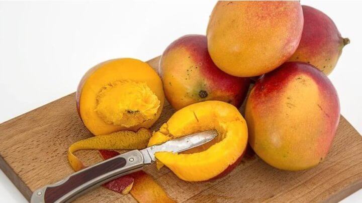 prepara una deliciosa infusión de kombucha con moras y mango