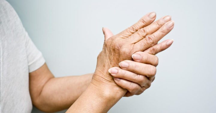 Cómo aliviar los síntomas de gota mediante la dieta