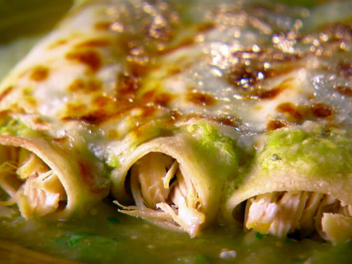enchiladas de pollo con queso rallado