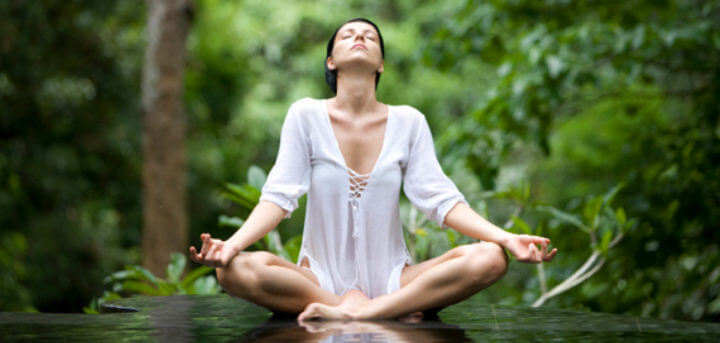Respirar correctamente es parte esencial del yoga