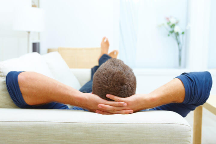 Descansar de 5 o 10 minutos cada 2 horas