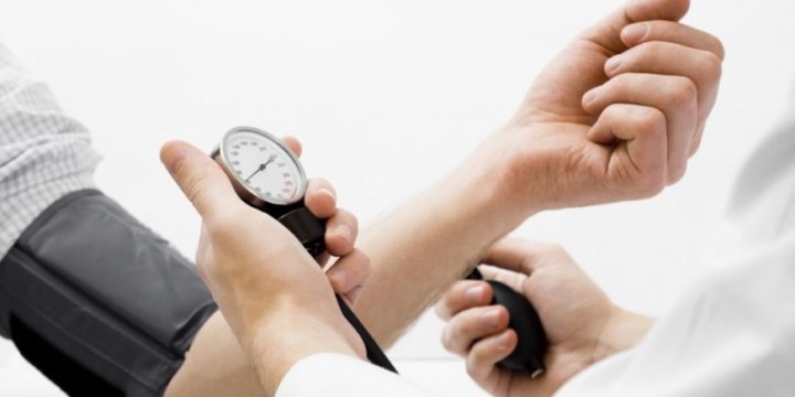¿Puede el ayuno con agua mejorar la presión arterial?