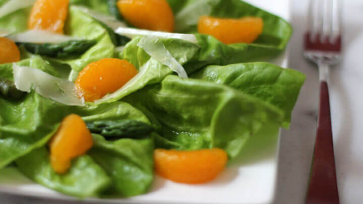 Añadir frutas a tus ensaladas