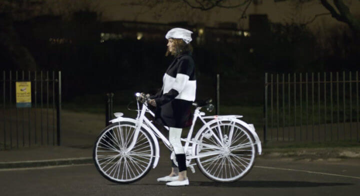 Cómo hacernos visibles al montar en bicicleta