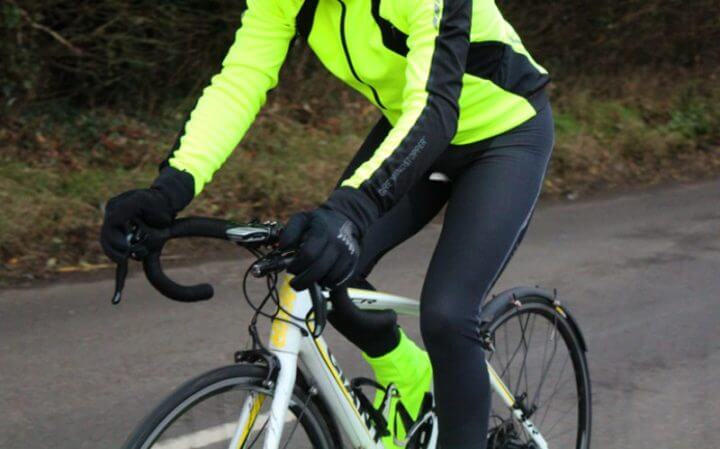 Accesorios que deben llevar los ciclistas en invierno