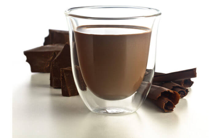 Cómo hacer chocolate caliente bajo en grasa 