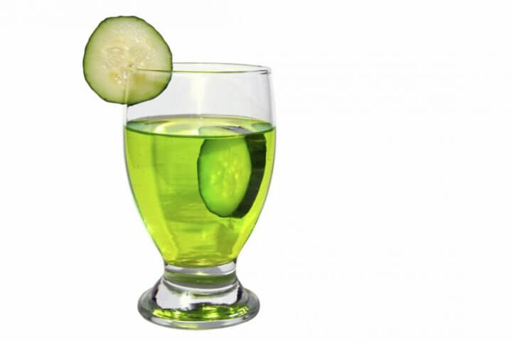 Preparación de Cocktail a base de pepino 