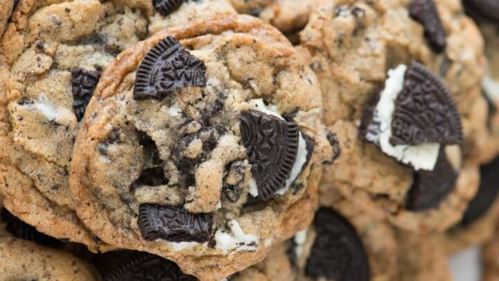 Receta de galletas ligeras con trozos de Oreo