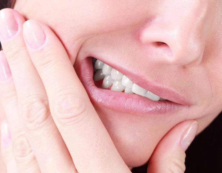 Cómo evitar rechinar los dientes al dormir