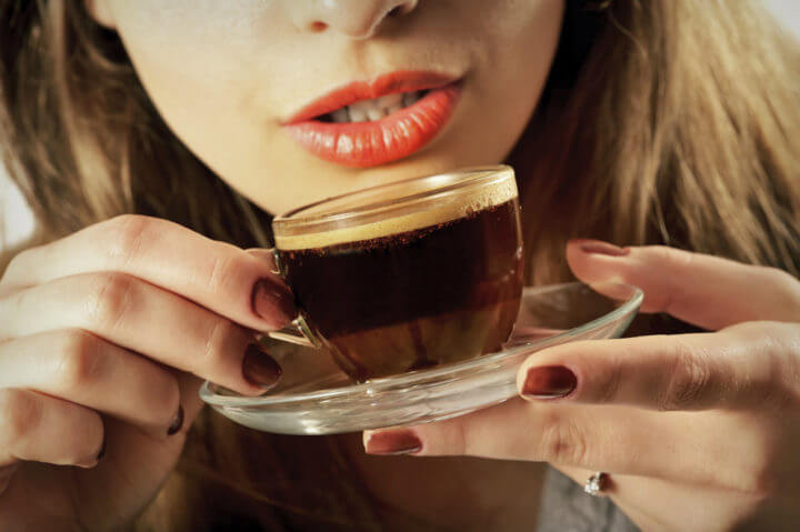 Tomar café a primera hora no es recomendable