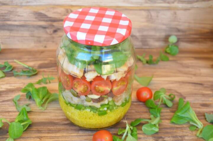 Hacer ensalada caprese en frasco