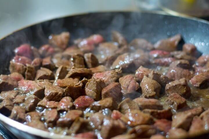 Peligros de cocinar mal la carne