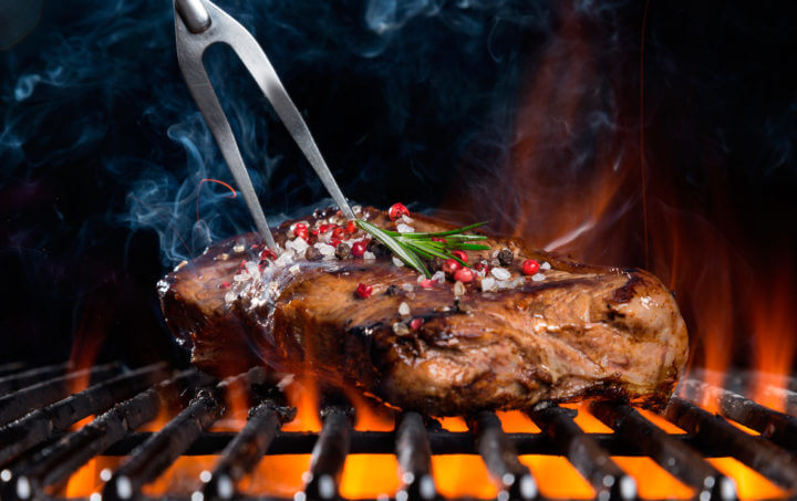 ¿Por qué evitar la cocción de carne a alta temperatura?
