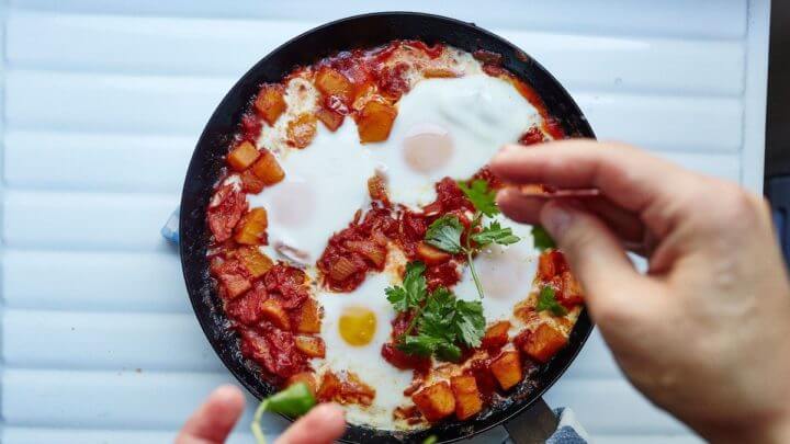 Pasos para preparar un shakshuka