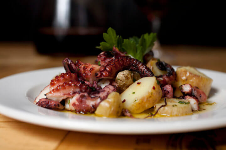 Receta de pulpo con papas y limón