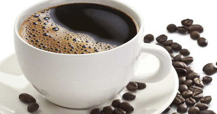 El café con leche tiene 200 calorías