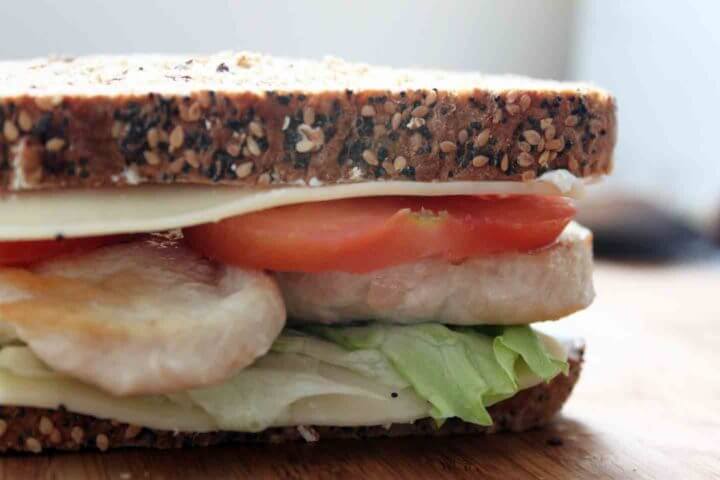 Sándwich rico en fibra y proteína 